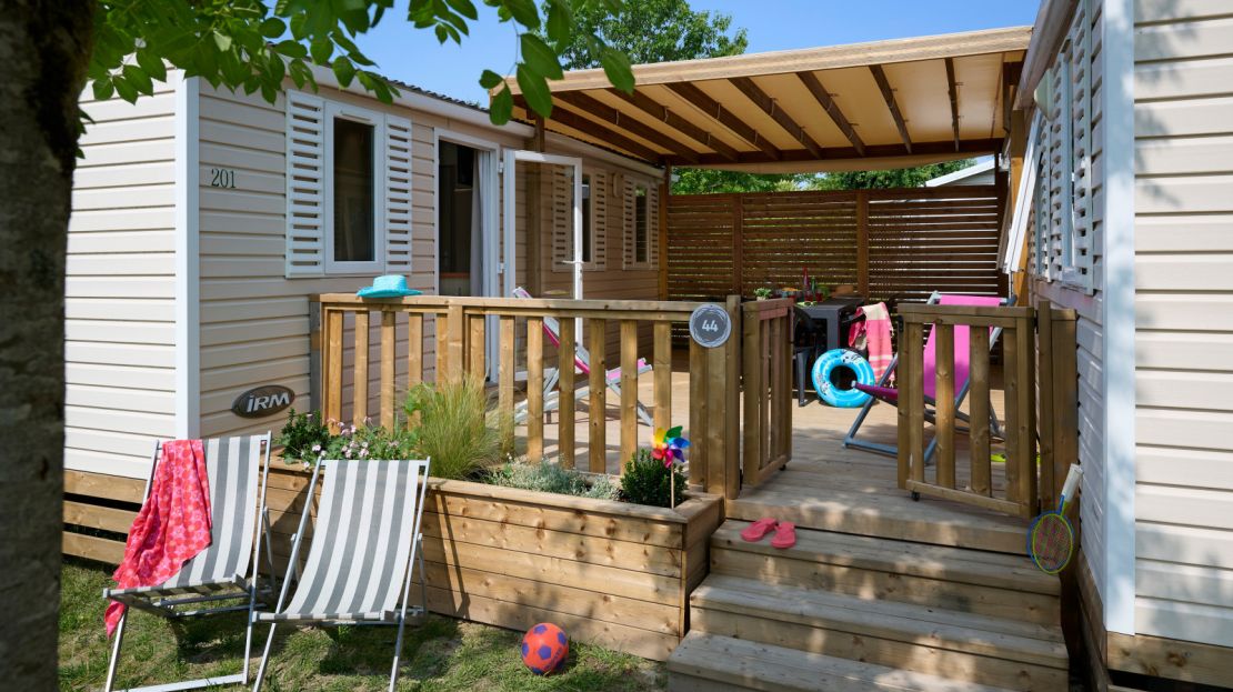 mobil-home-tribu-8-personnes-camping-mignardiere-2 Mobil-home Tribu 8 personnes camping La Mignardière