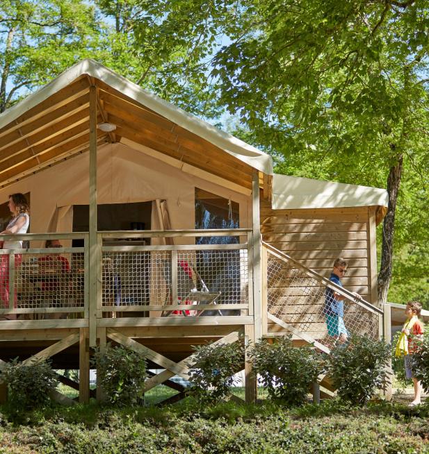 Cabane sur pilotis camping Le Petit Rocher