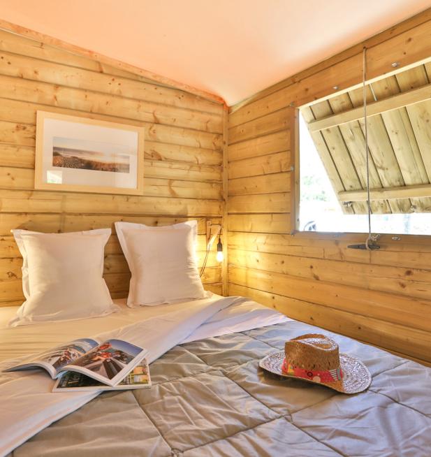 Cabane sur pilotis camping Signol