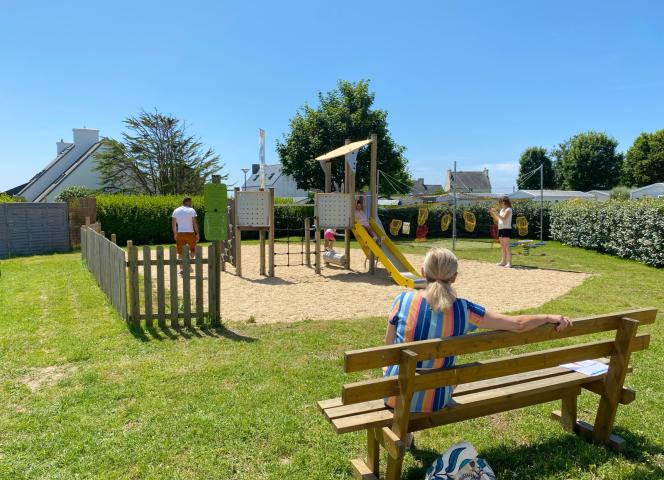 camping audierne avec aire de jeux