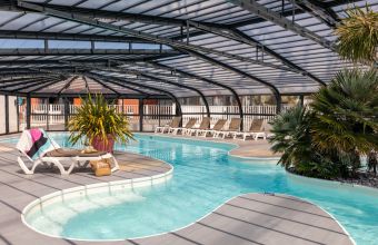 Piscine couverte et chauffée camping Park Er Lann Presqu'île de Quiberon