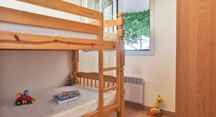 Chambre enfants appartement Camping Le Petit Rocher en Vendée