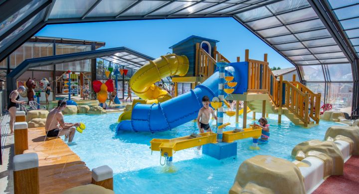 aire-jeux-aquatique-camping-signol-ile-oleron Aire de jeux aquatiques chauffée au camping Signol à l'Île d'Oléron
