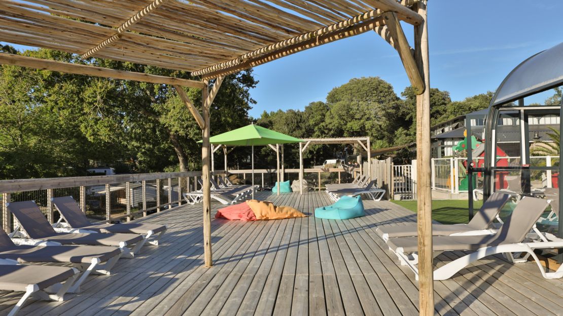 piscine-couverte-camping-petit-rocher-vendee-3 Espace aquatique couverte et chauffé au camping Le Petit Rocher