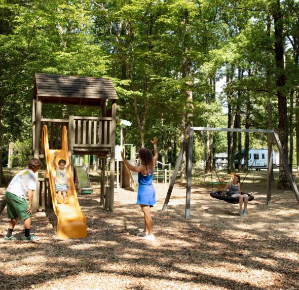 Aire de jeux camping La Mignardière