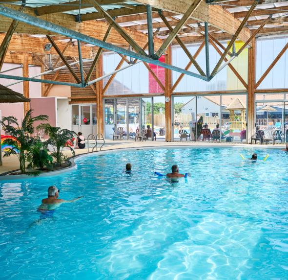 Piscine couverte camping Signol