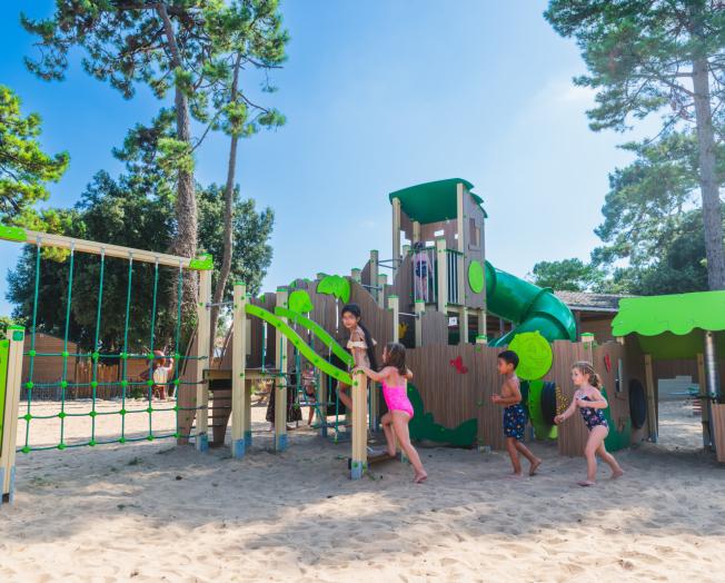 Aire de jeux camping Signol